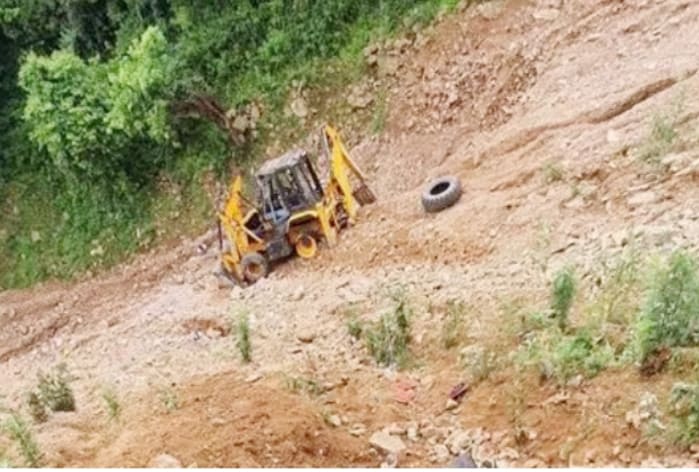 दार्चुलाको मकरीगाडमा जेसिबि दुर्घटना हुदाँ चालकको मृत्यू